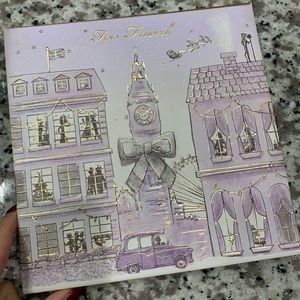 Too faced makeup pallette